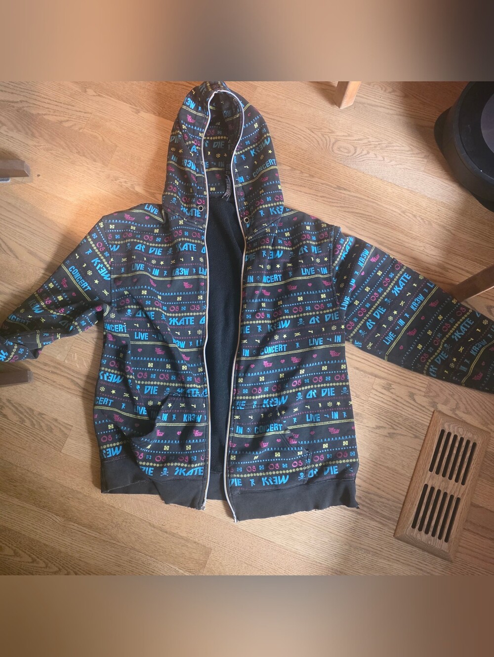 Y2K KR3W Terry Kennedy "Live in Concert" All-Over Print Hoodie - Size L